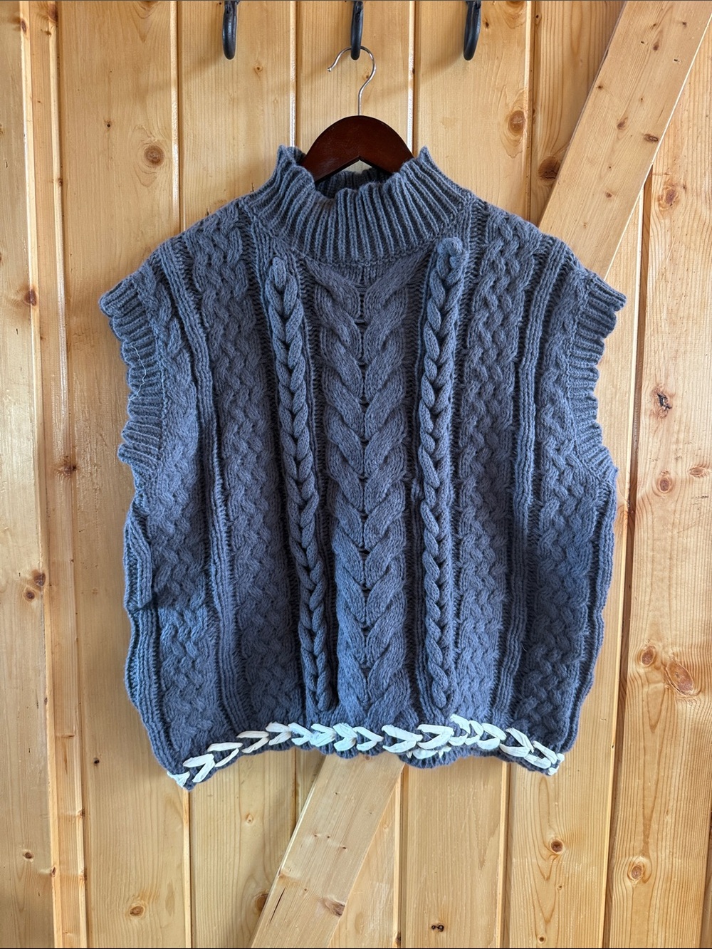 Polagram Gray Cable Knit Sleeveless Sweater Vest, Small oversized